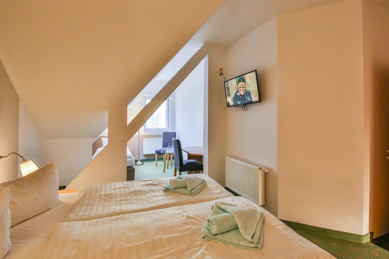 Hotel Und Restaurant "Zur Zwiebel" Peenemunde Extérieur photo