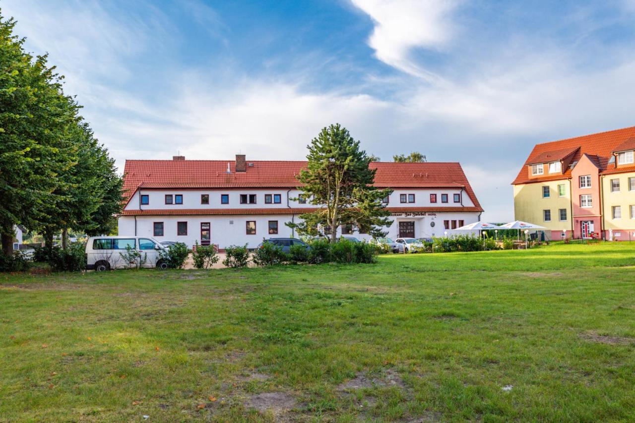 Hotel Und Restaurant "Zur Zwiebel" Peenemunde Extérieur photo