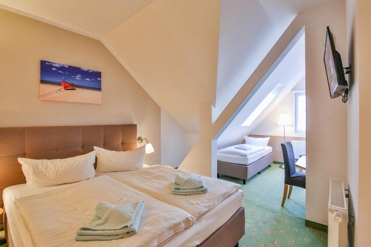 Hotel Und Restaurant "Zur Zwiebel" Peenemunde Extérieur photo