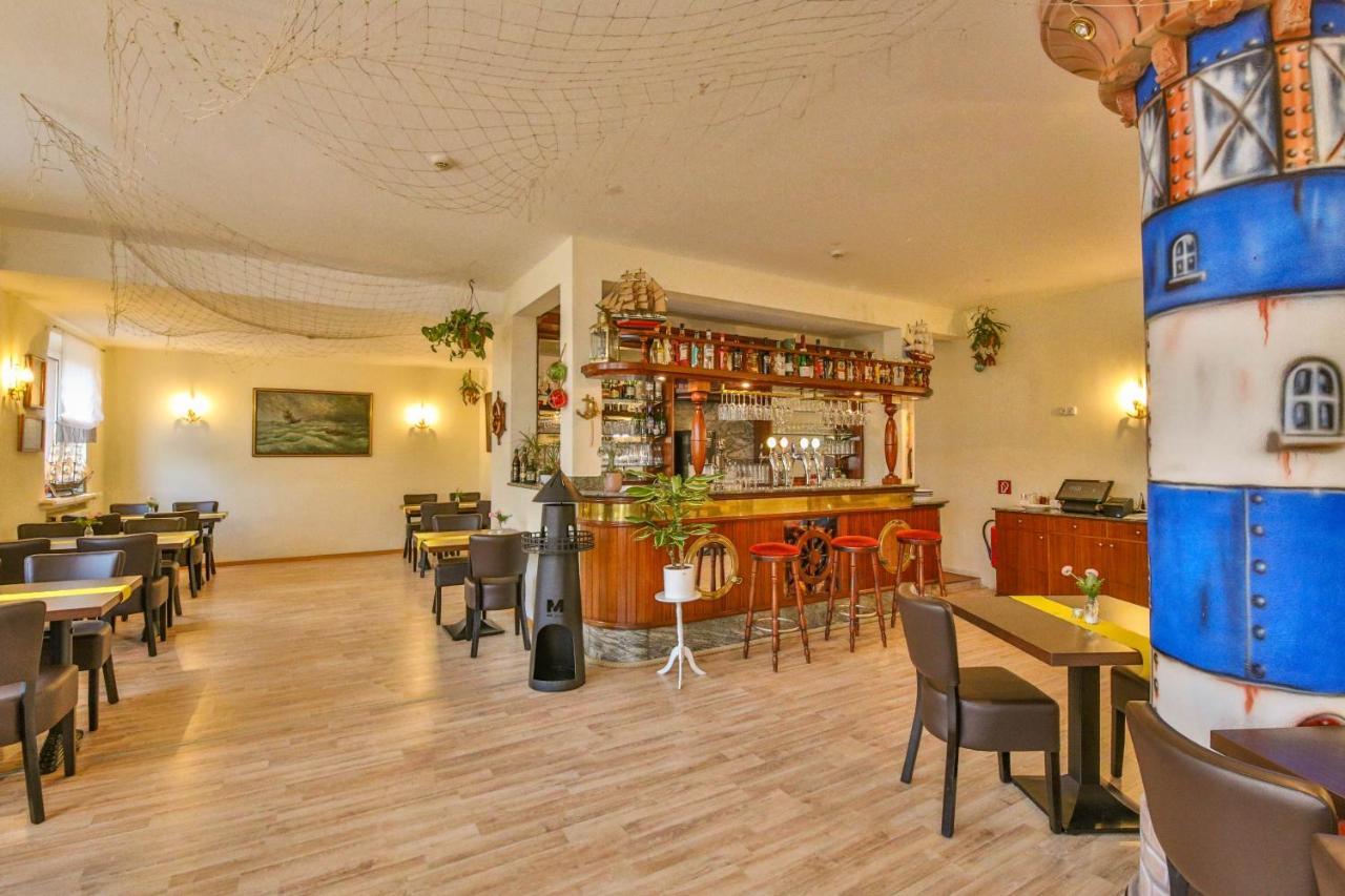 Hotel Und Restaurant "Zur Zwiebel" Peenemunde Extérieur photo