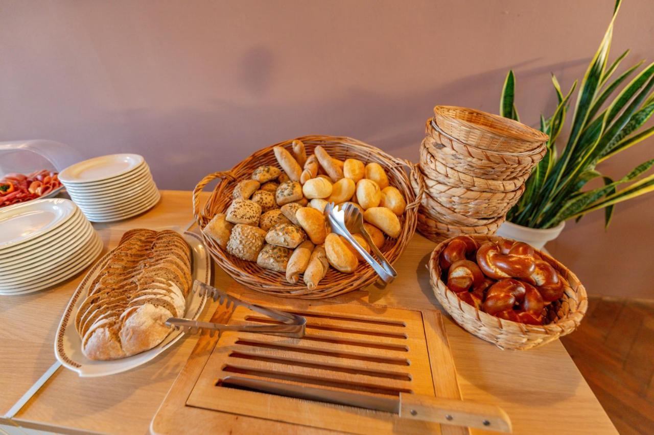 Hotel Und Restaurant "Zur Zwiebel" Peenemunde Extérieur photo