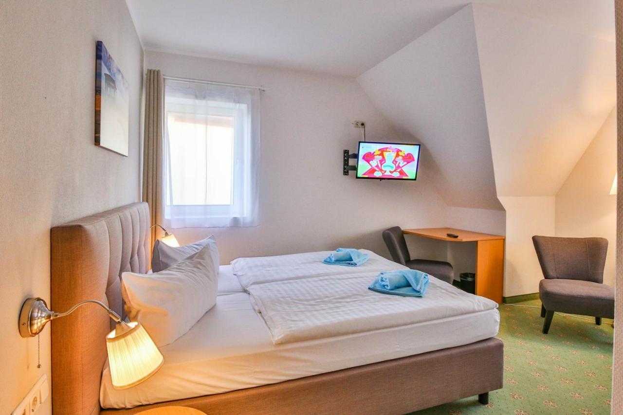 Hotel Und Restaurant "Zur Zwiebel" Peenemunde Extérieur photo
